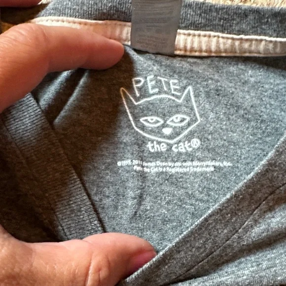 Pete the Cat size youth medium Gray Play Ball baseball Graphic T-Shirt - Picture 4 of 4